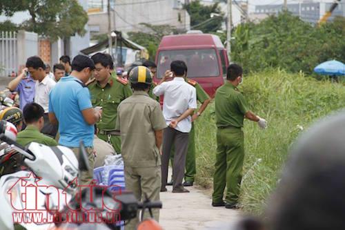 Phát hiện thi thể bé trai quấn trong chăn ở bãi đất trống ảnh 1